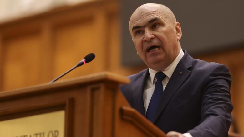 Reforma din pix: cum au reușit directorii companiilor de stat să câștige mai mult în plină criză, în timp ce populația a strâns cureaua