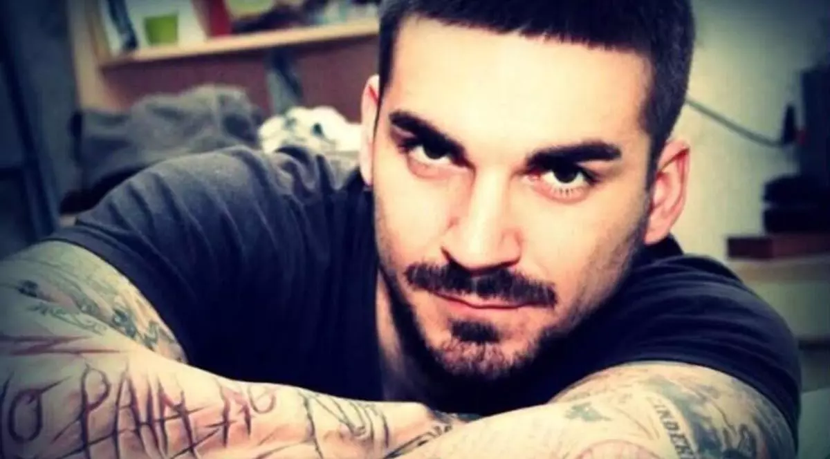 Cine este bărbatul care s-a sinucis după ce și-a ucis bunica și fratele: Era satanist și avea tatuat „Lucifer” pe piept. Mărturiile cutremurătoare ale vecinilor