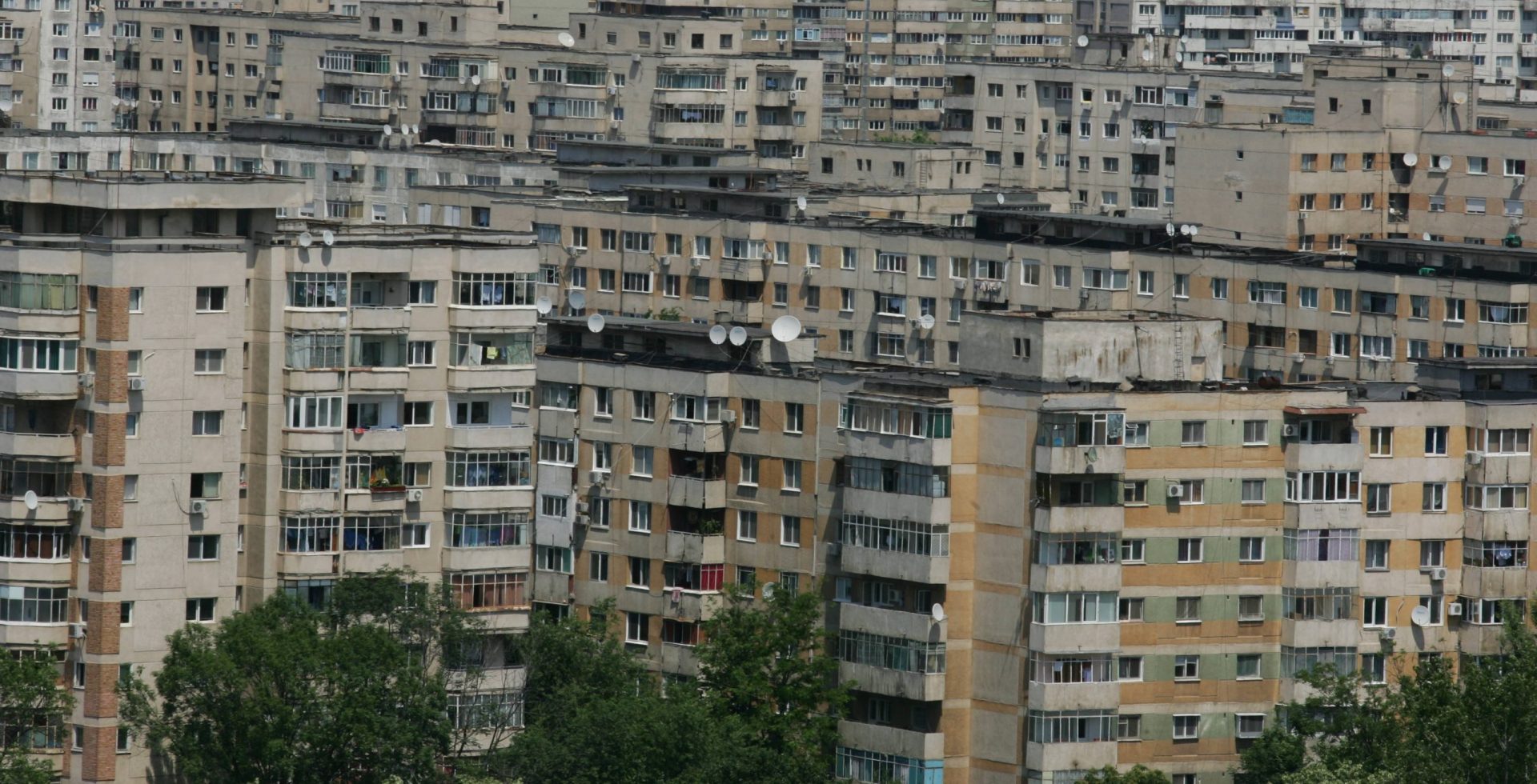Decizie în instanţă pentru asociaţiile de proprietari. Ce trebuie să ştie românii care au boxe la bloc
