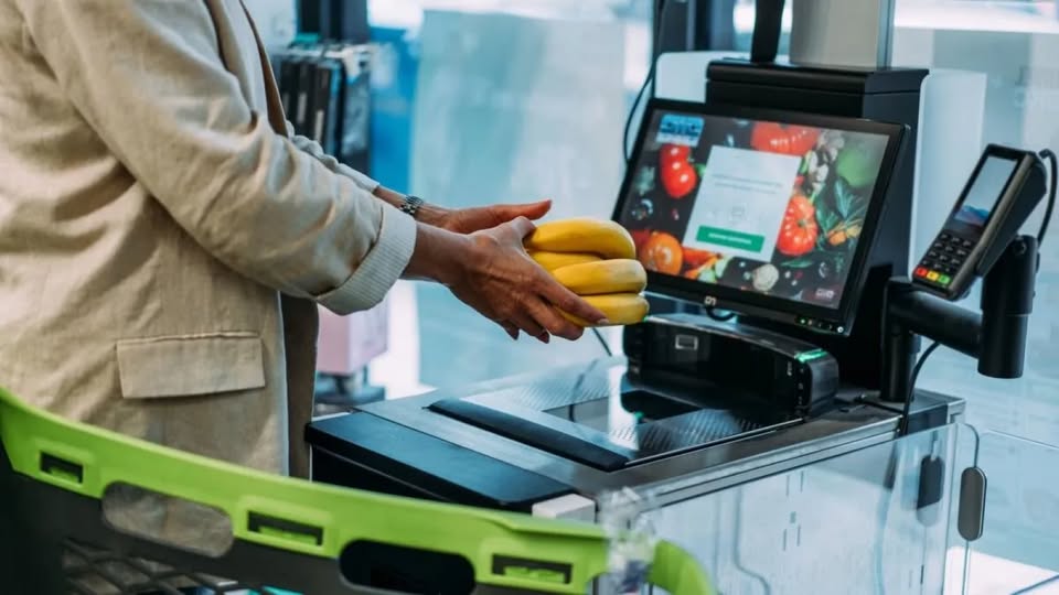 WEEKEND-De ce fug românii de casele self-scan? „O simplă greșeală te poate transforma în suspect”