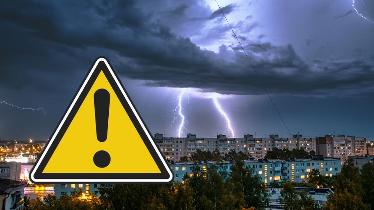 ANM a emis COD GALBEN de furtuni și ploi torențiale care lovesc jumătate din țară până duminică dimineață. Meteorologii anunță descărcări electrice, grindină și cantități mari de apă în 17 județe
