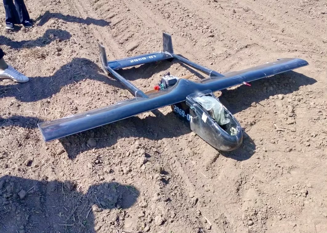 Dronă prăbușită în județul Suceava, la 25 de km de graniţa cu Ucraina. Autorităţile au securizat zona şi au demarat o anchetă
