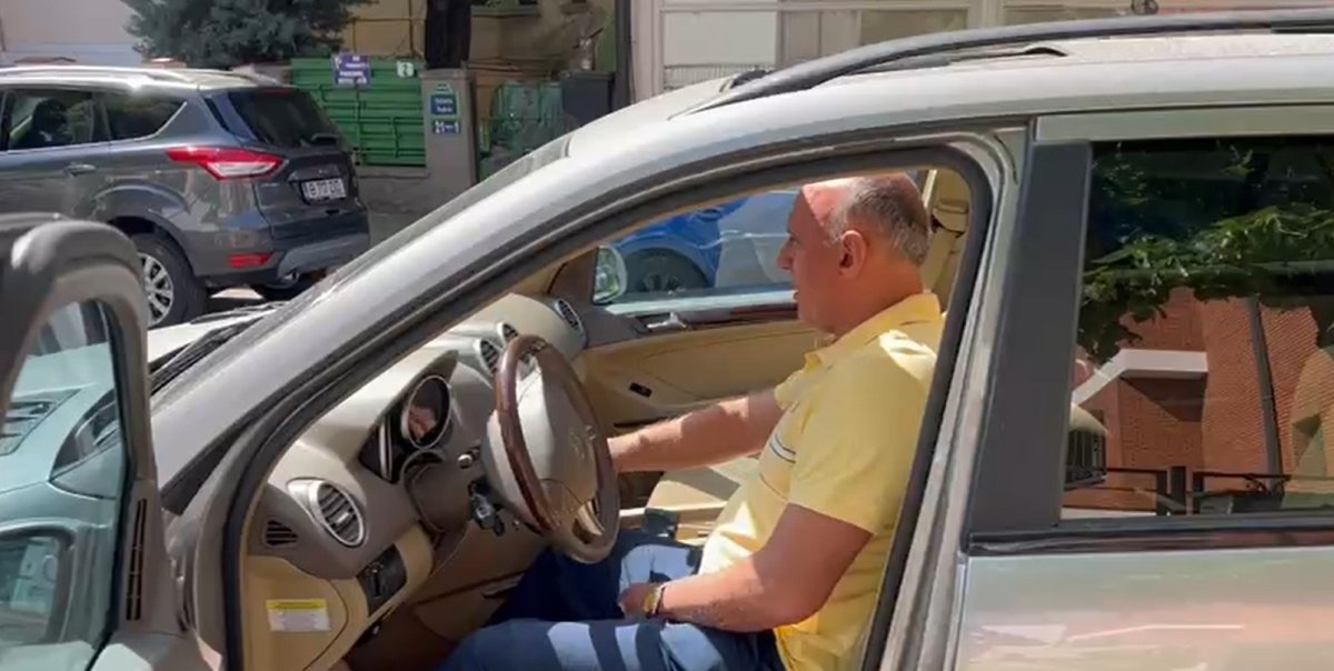 Florin Prunea a condus fără permis şi a provocat un accident rutier. Cum a driblat legea: „Nu a fost ăsta la volan, ăla negru a fost!”