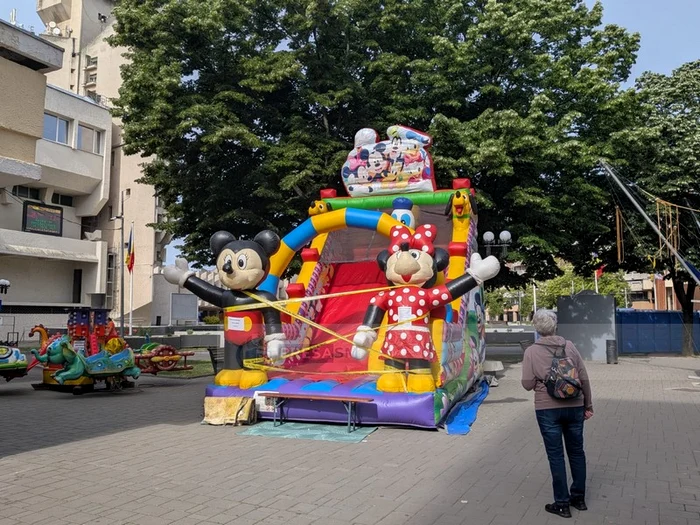 Declarația sfâșietoare a tatălui care și-a pierdut fiul de 2 ani pe toboganul gonflabil: „S-a jucat până în ultima clipă”
