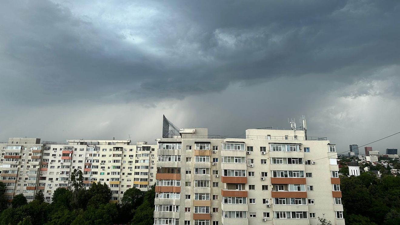 Prognoza meteo. Temperaturi normale, cu ploi şi vânt. Când se încălzeşte vremea