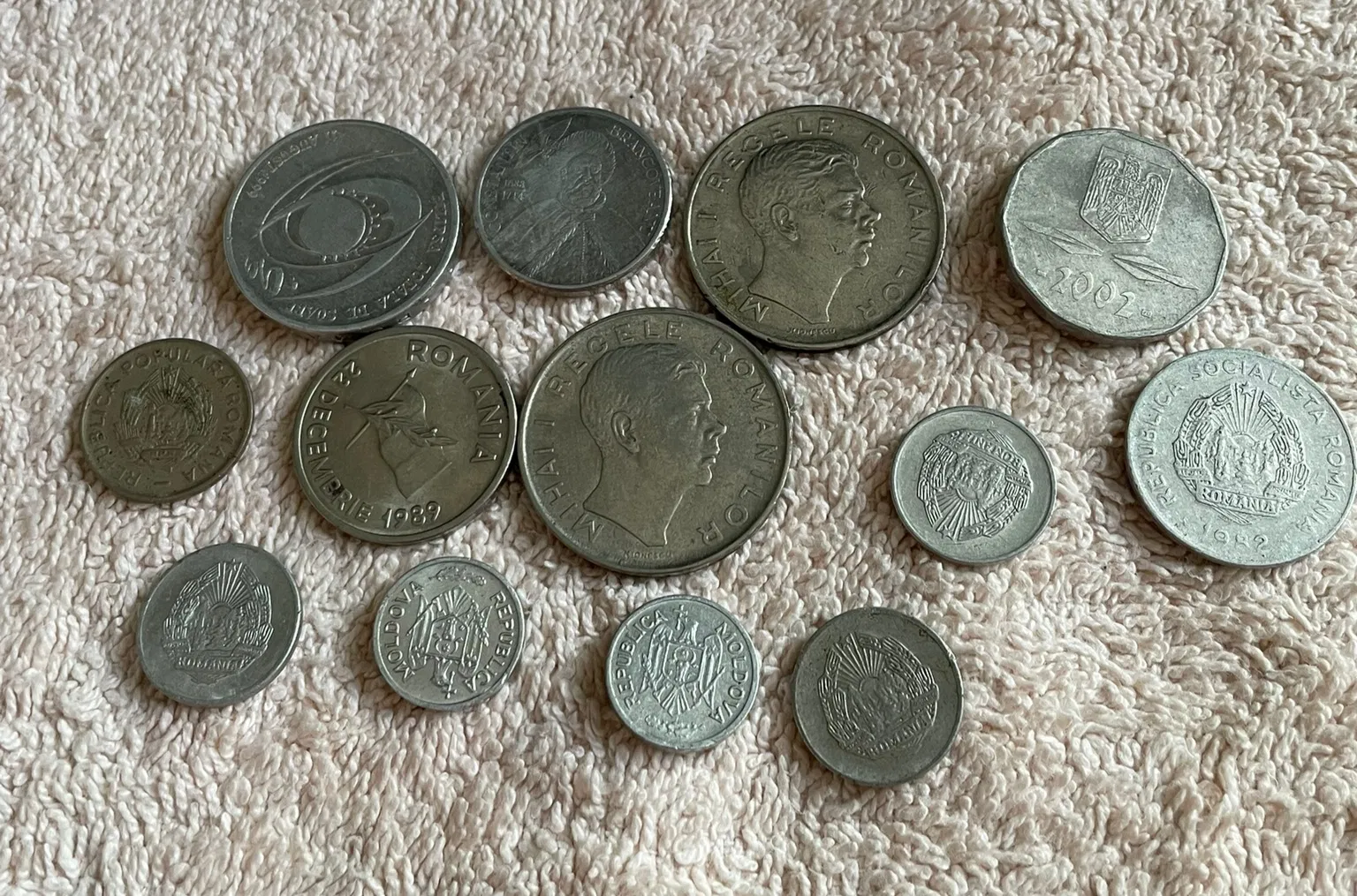 Moneda românească listată online pentru preţul de 4.500 de lei. Verifică dacă o ai acasă!