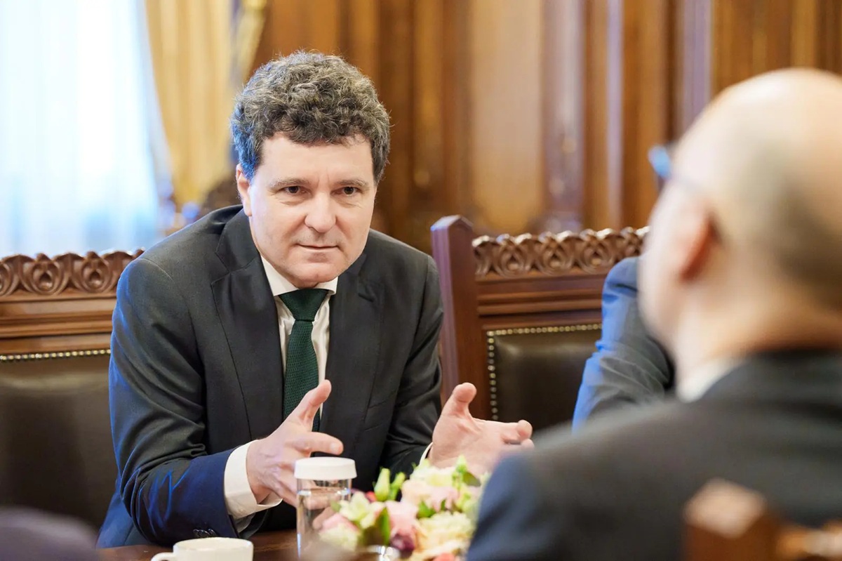 EXCLUSIV Mutare neașteptată pe scena politică: cine ar fi în cărți pentru șefia Guvernului. Numele premierului favorit al lui Nicușor Dan