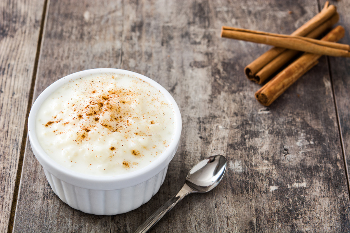 Rețetă de orez cu lapte cremos. Cum se face cel mai delicios desert al copilăriei