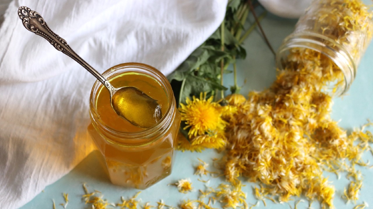 Rețetă de dulceață de păpădie. Cum alegi florile potrivite pentru această delicatesă
