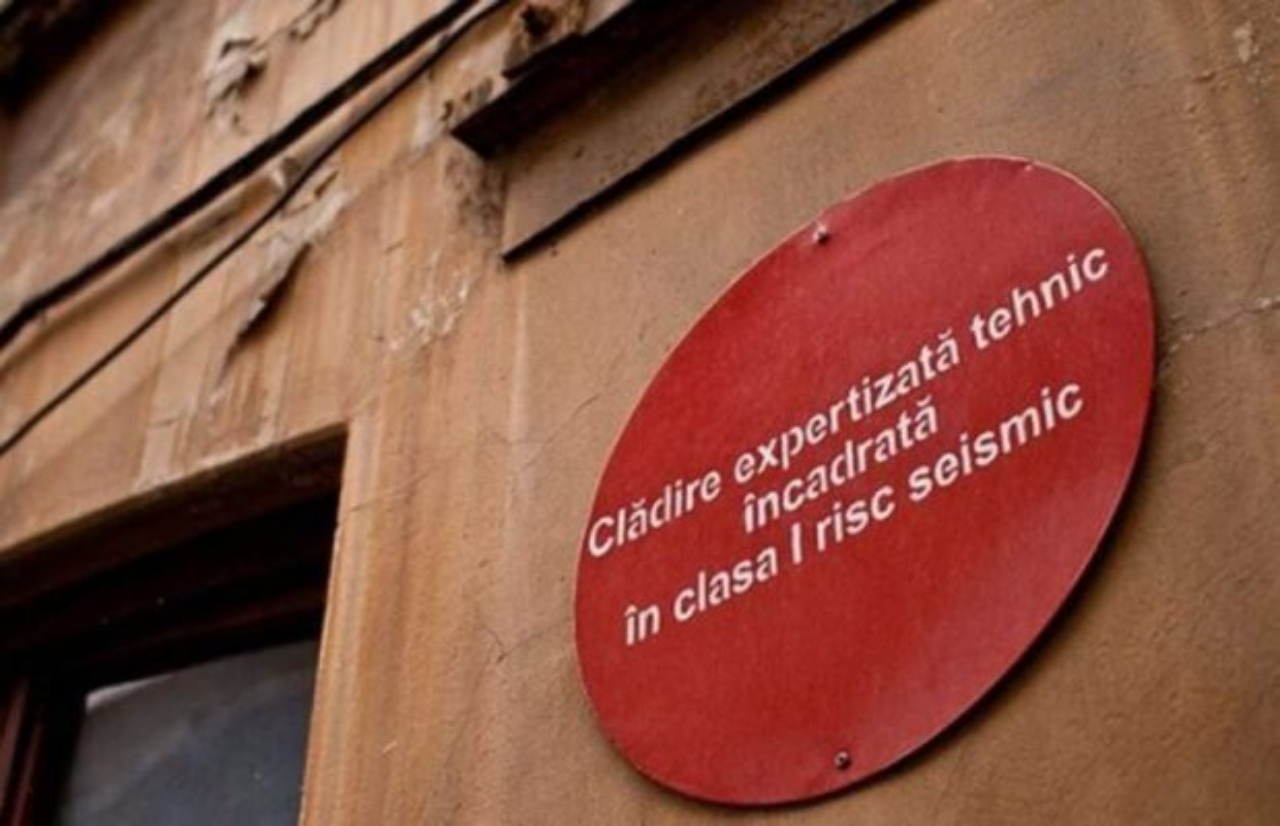 O nouă măsură ”demolatoare” pentru români. Consolidarea clădirilor cu risc seismic va trece în sarcina proprietarilor! Amenzi uriașe pentru cei care nu încep lucrările