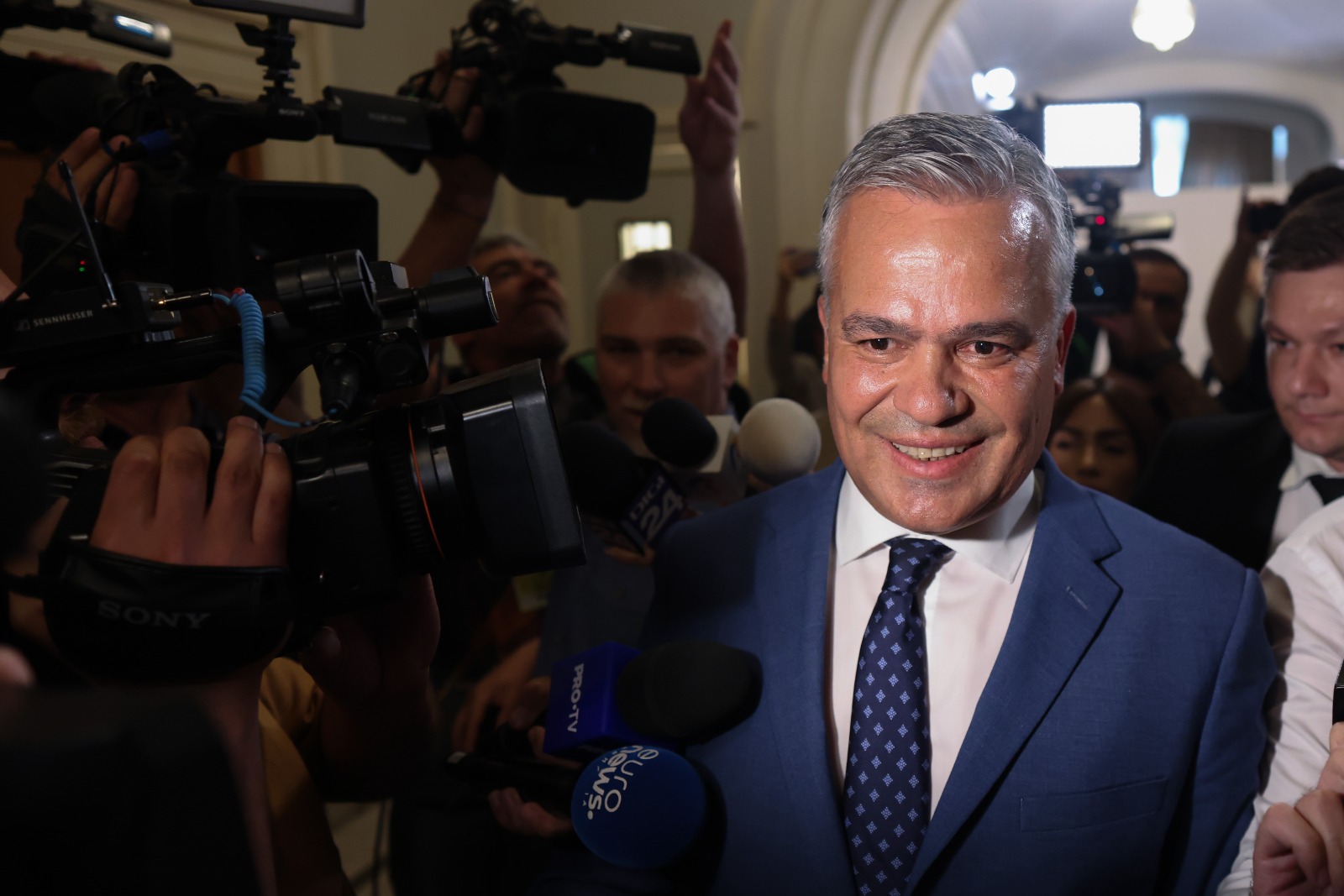 Decizia lui Adrian Veștea după întâlnirea cu Nicușor Dan. Premierul desemnat nu renunță: „Nu am niciun fel de rezervă. Nu mă deranjează deloc că vor fi și parlamentari AUR care mă vor vota din patriotism”