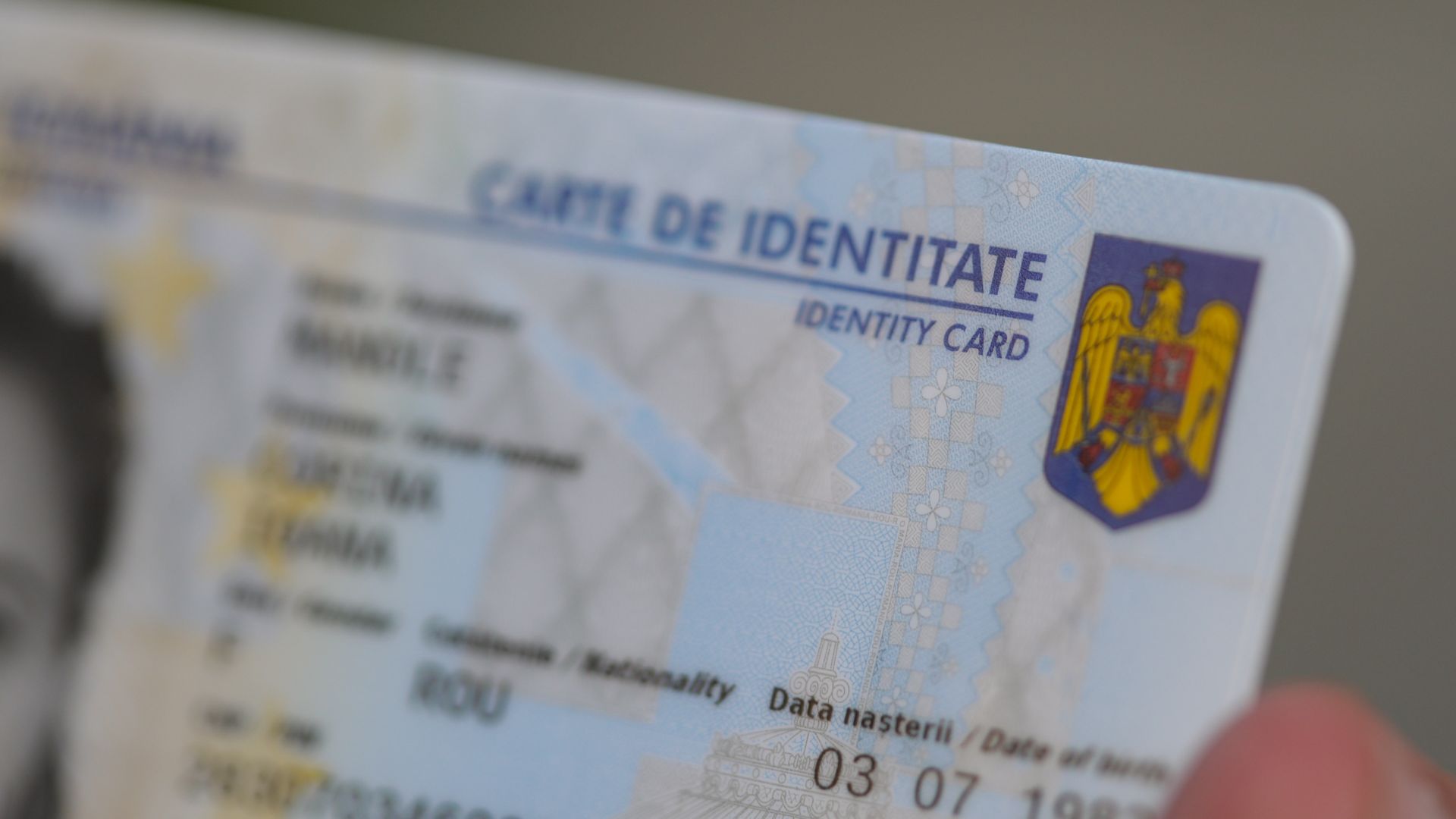 Se schimbă legea! Modificarea importantă care îi vizează pe deținătorii de buletine electronice