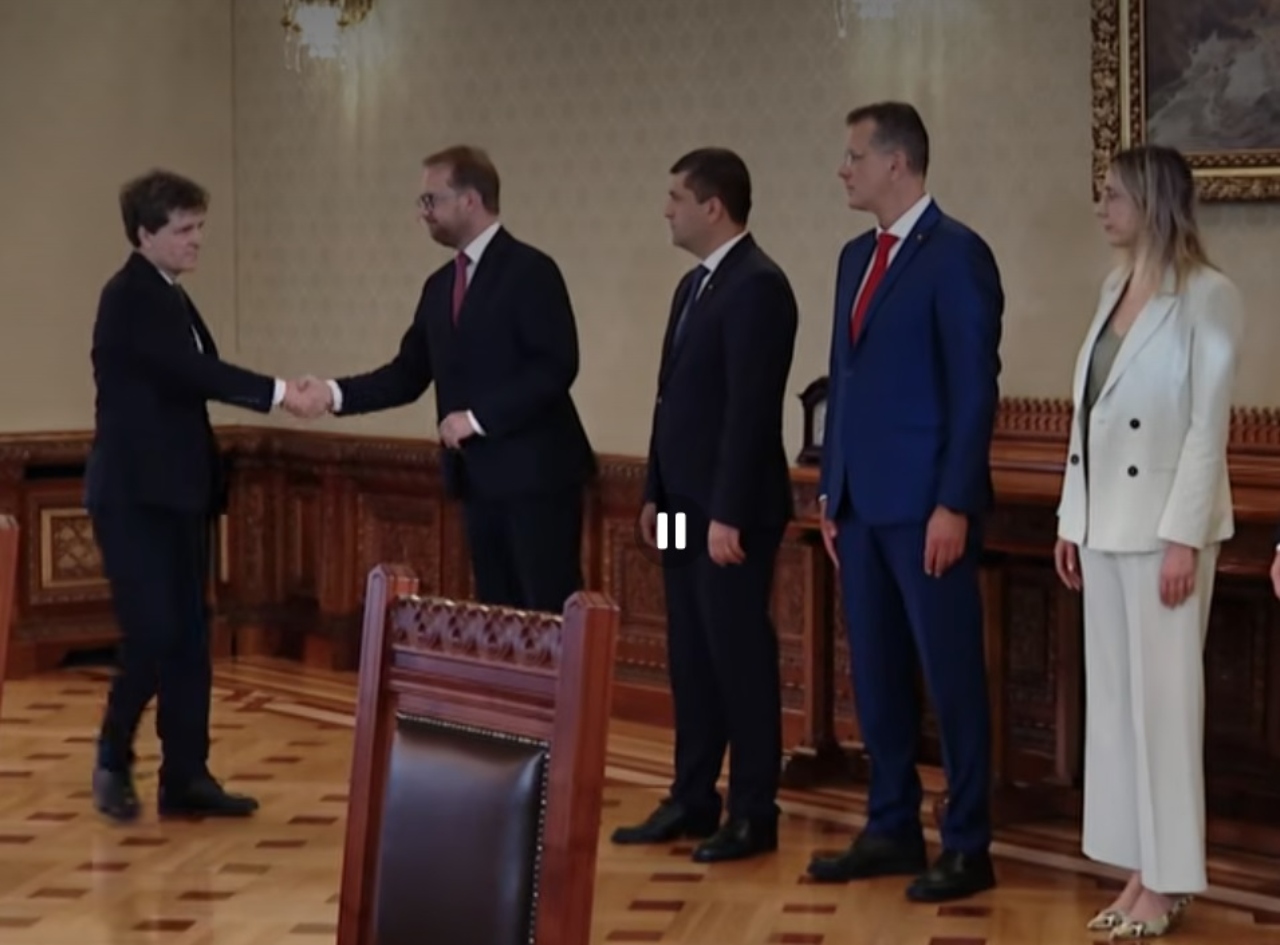 Dominic Fritz, după consultările cu Nicușor Dan: ”USR nu va putea să susțină un guvern din care face parte PSD”. Ce cabinet vor reziștii