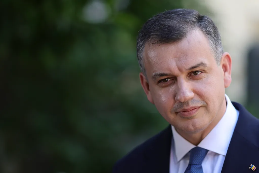 Fostul președinte al CCR explică ce se întâmplă dacă Parlamentul respinge Cabinetul Tomac: „Guvernul va pica”