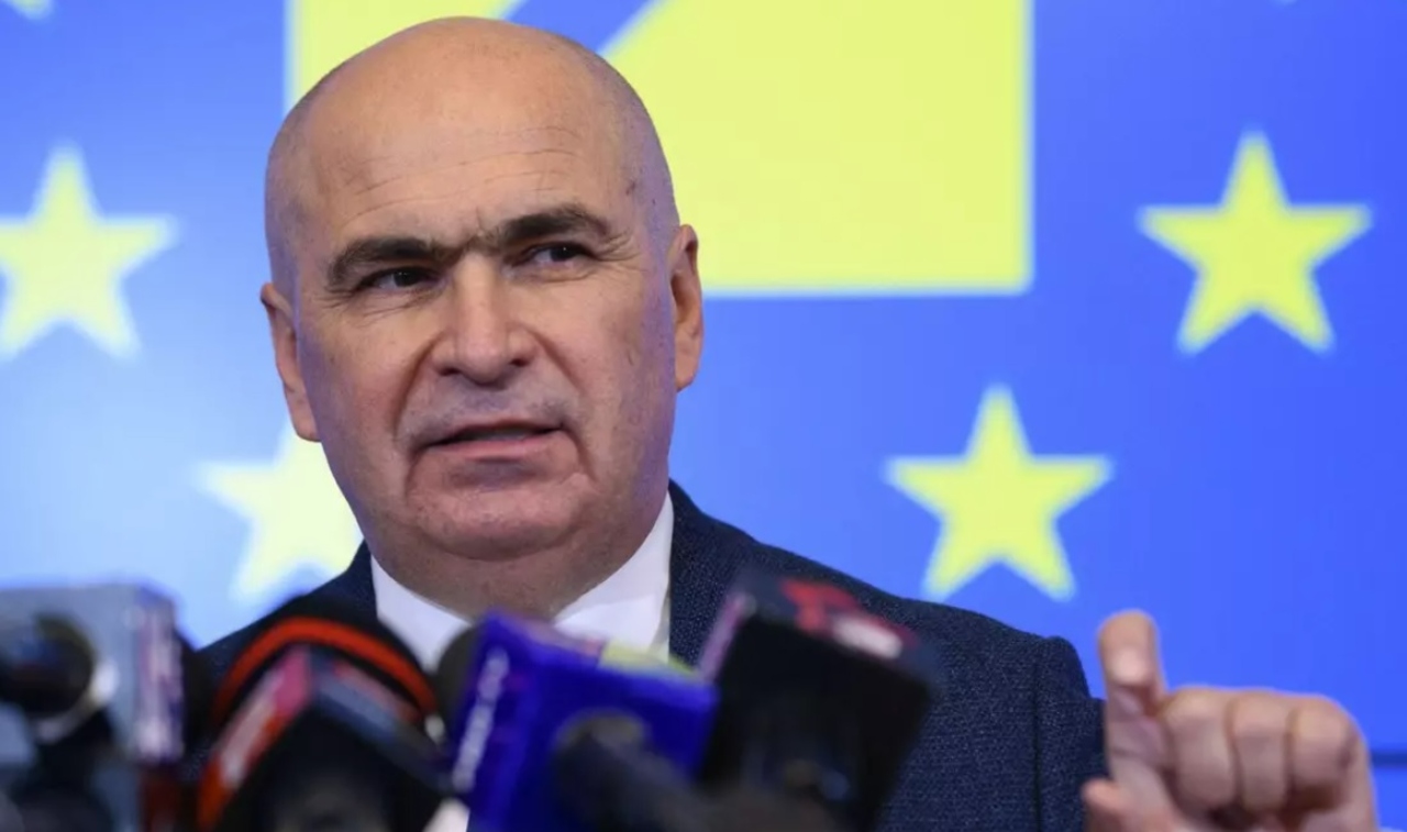 Bolojan știe una și bună: deficitul. Guvernul ”plin” poate să mai aștepte. ”Populismul, clientelismul și risipa ne pot readuce cu spatele la zid”