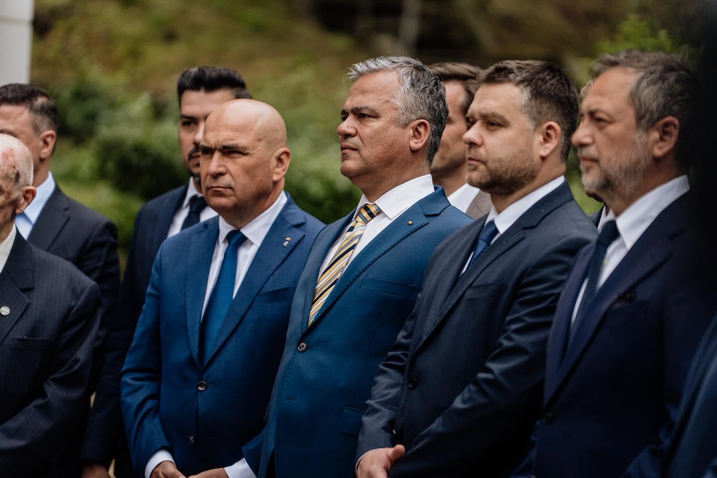 Se separă apele în PNL. Cine sunt parlamentarii liberali care ar vota Guvernul lui Adrian Veștea