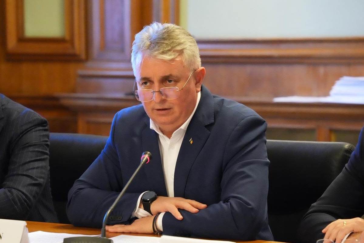 Lucian Bode, ferm după ce Ilie Bolojan i-a dat ultimatum în ceea ce privește prezentarea demisiei din PNL: „Un partid care își exclude vocile critice nu se reformează, ci își pregătește eșecul. Nu văd niciun motiv pentru care să fac un pas înapoi”
