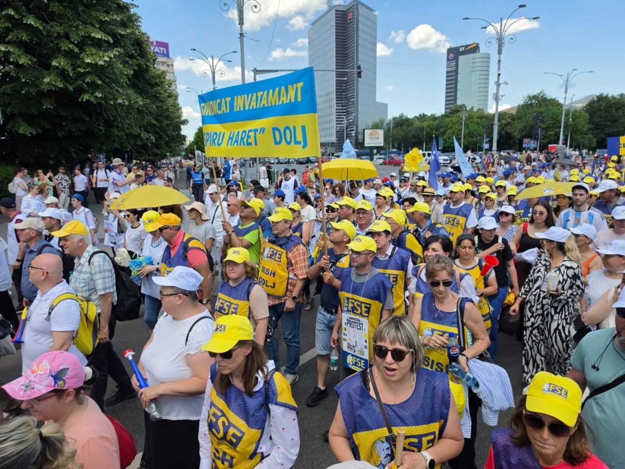 Peste 160.000 de cadre didactice cer lege pentru anularea măsurilor de austeritate din Educație. Ce șanse de reușită există