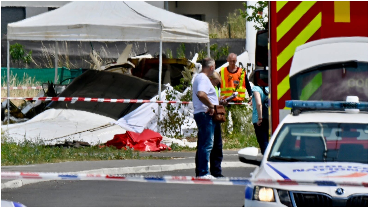 Accident aviatic cu 11 morți în Franța. Avionul unei școli de parașutism s-a prăbușit