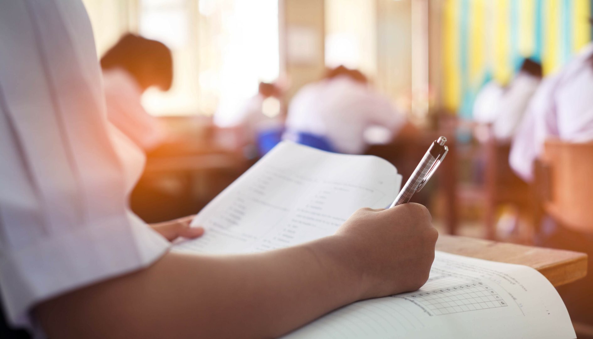 Câţi bani primesc profesorii la BAC și la Evaluarea Națională 2026. Sumele ajung până la 2.000 de lei