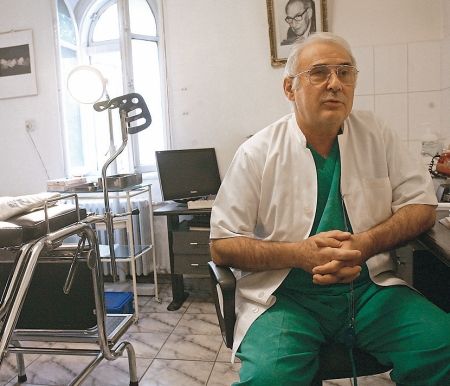 A murit Bogdan Marinescu, medicul care a ajutat-o pe Adriana Iliescu să devină mamă