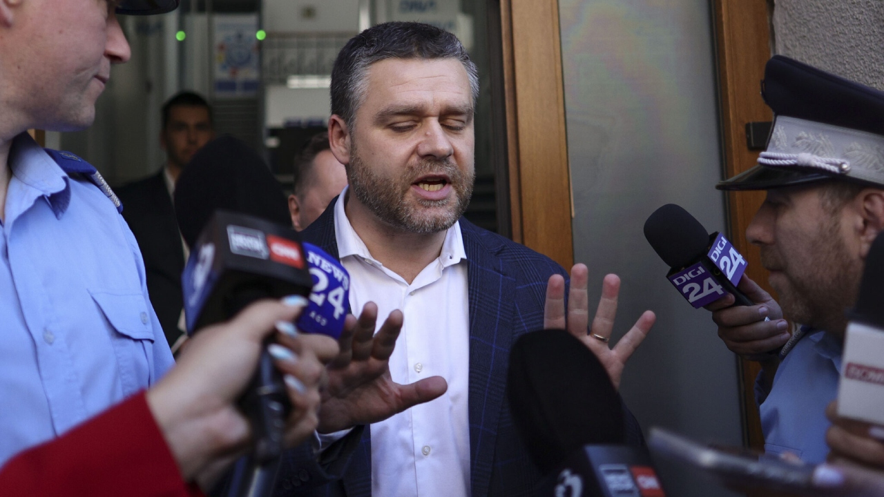 Ciprian Ciucu răspunde acuzațiilor DNA: „Se pare că niște persoane s-au folosit de numele meu și s-ar fi cerut niște sume în numele meu în campania electorală de anul trecut. Eu nu am luat niciun leu”
