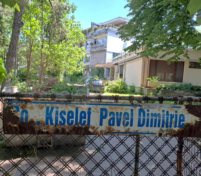 Vilele RA-APPS din zona de lux a Capitalei: chirii uriașe pentru locuințe lângă Arcul de Triumf