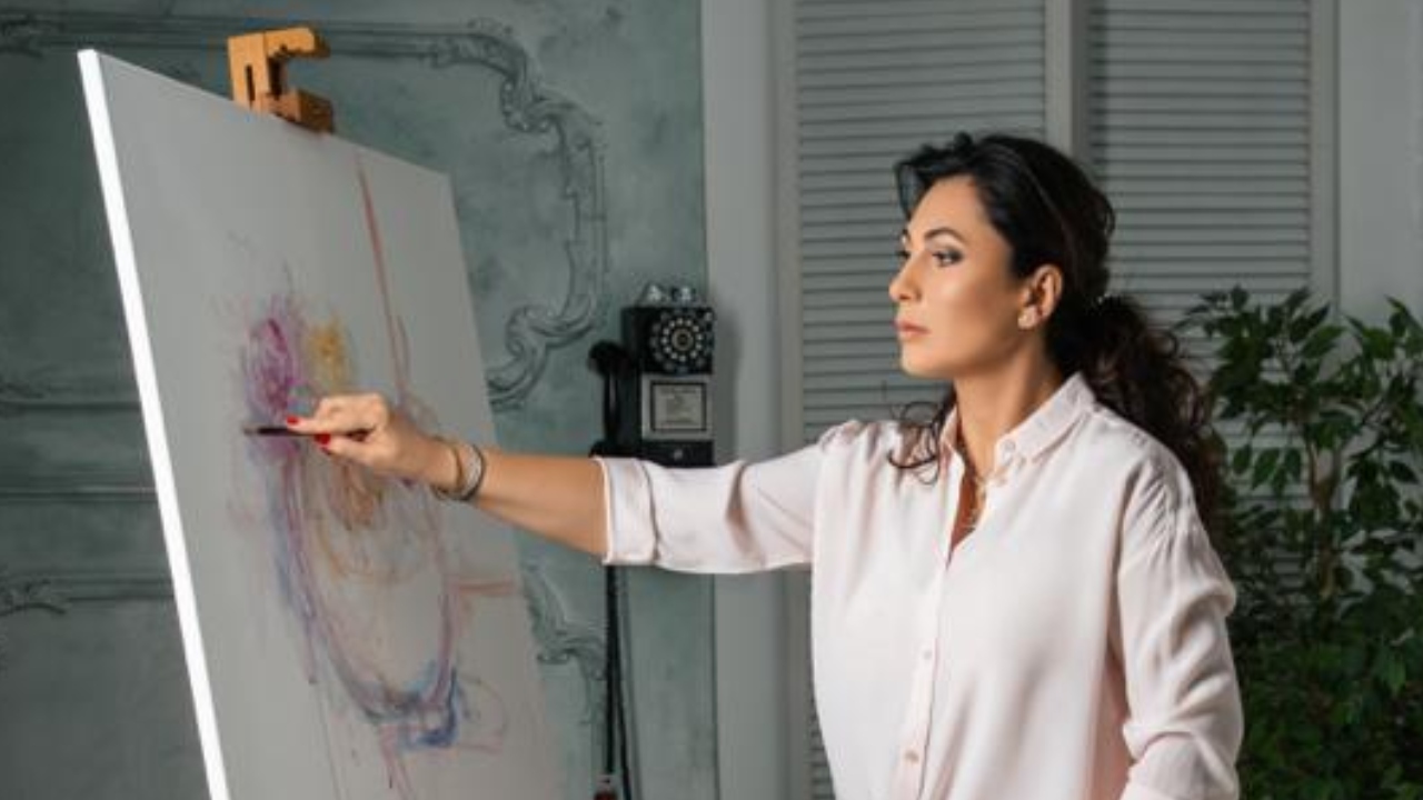 Loredana Popescu-Tăriceanu prezintă expoziția personală „Liniștea Petalelor”, la Baden-Baden. Vernisajul are loc sâmbătă, 13 iunie