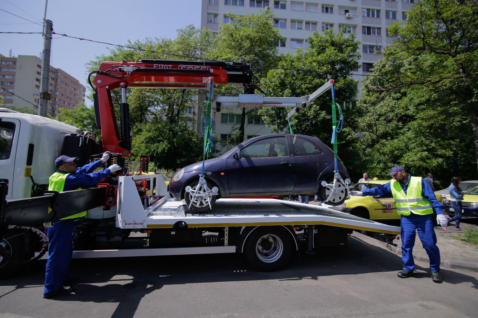 Tarifele pentru ridicarea mașinilor parcate neregulamentar în București se dublează. Cea mai ieftină variantă va costa 1.000 lei