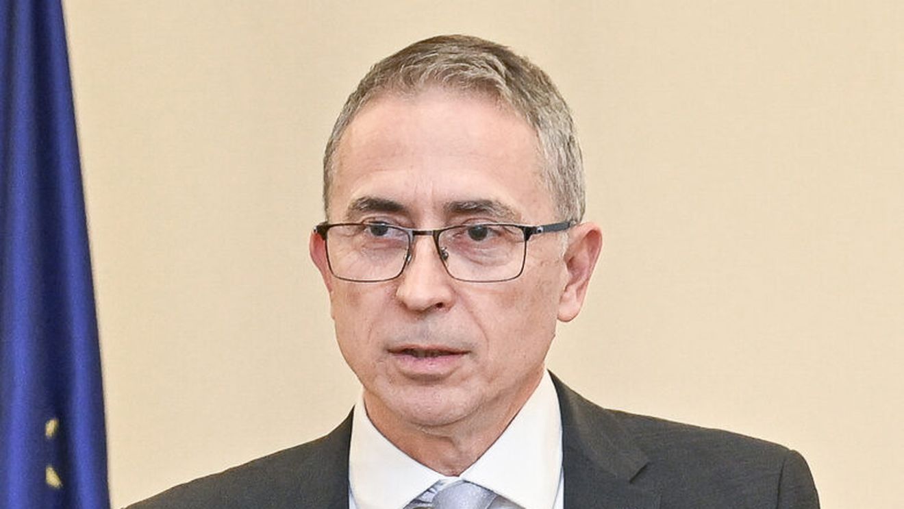 Cine este Mugur Tolici. Semnătura lui va apărea pe toate bancnotele românești alături de cea a lui Mugur Isărescu