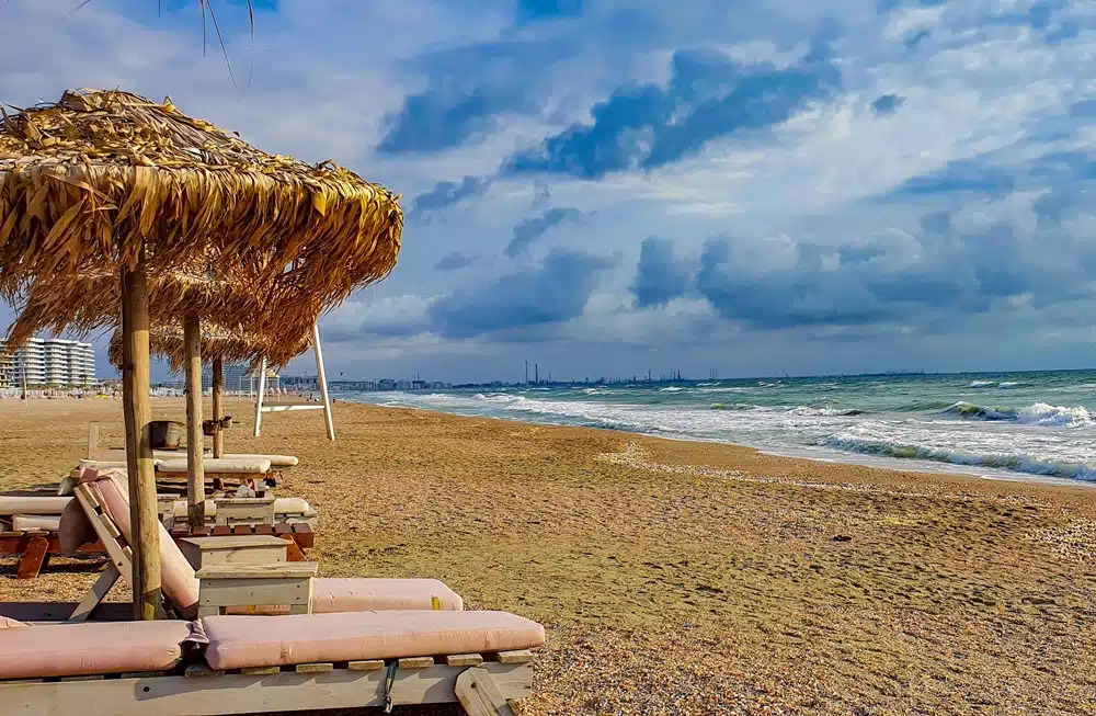 Situație critică pe litoral! Stațiunile Mamaia și Vama Veche au fost complet evacuate, iar peste 1000 de persoane au părăsit Costinești, Eforie și Tuzla