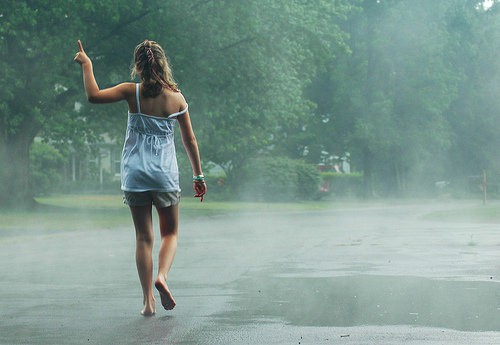 PROGNOZA METEO lunară: Un nou weekend cu exces de precipitaţii, când vine adevărata vară în România