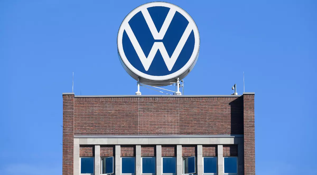 Gigantul Volkswagen va concedia 50.000 de angajați până în 2030