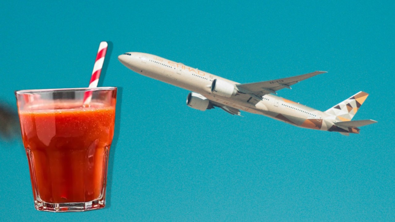 Băutura pe care trebuie să o comanzi neapărat în avion. Dezvăluirea făcută de o stewardesă cu experiență