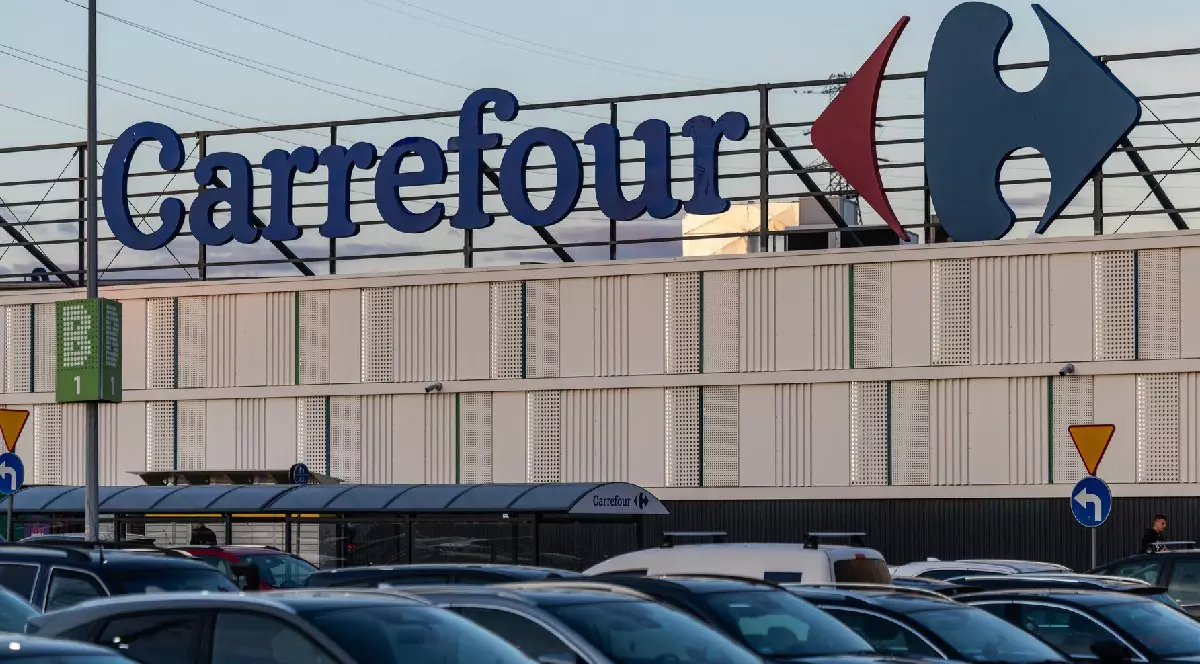 Consiliul Concurenței a dat undă verde: Frații Dedeman devin noii regi ai supermarketurilor după mega-tranzacția cu Carrefour