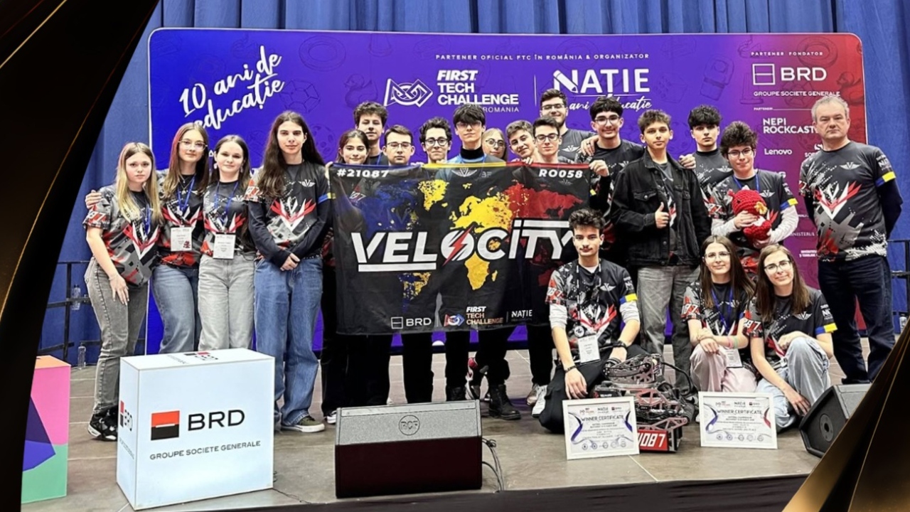 Performanță istorică pentru România: campioana mondială la robotică, echipa „Velocity” se înscrie în campania „100 de tineri pentru dezvoltarea României” și pleacă la o nouă confruntare globală – MTI