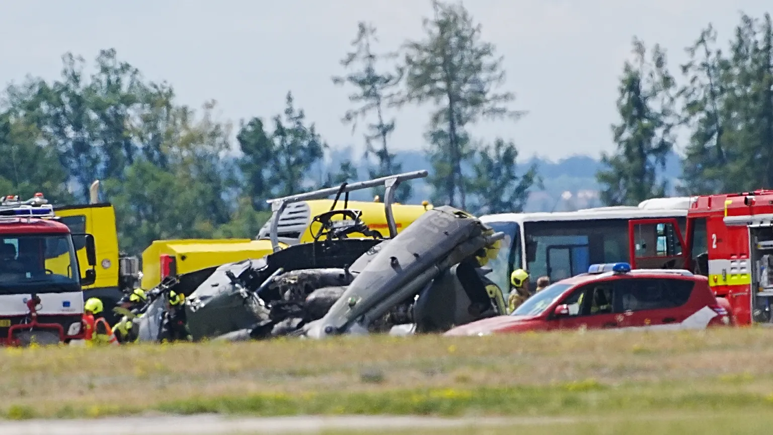 Elicopter prăbușit în timpul unui incident la o bază aeriană. Un militar și-a pierdut viața