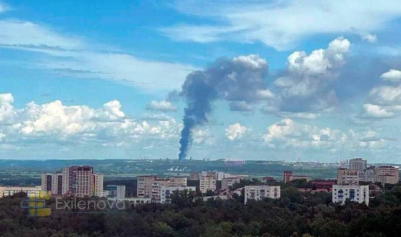 Ucraina a lovit o altă rafinărie în Rusia. Preţurile carburanţilor explodează, Putin apelează la importuri din India