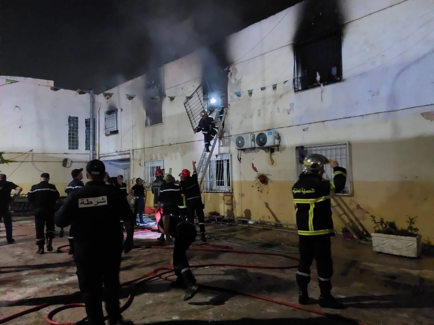 Incendiu devastator la orfelinat, 11 copii au pierit în flăcări. VIDEO