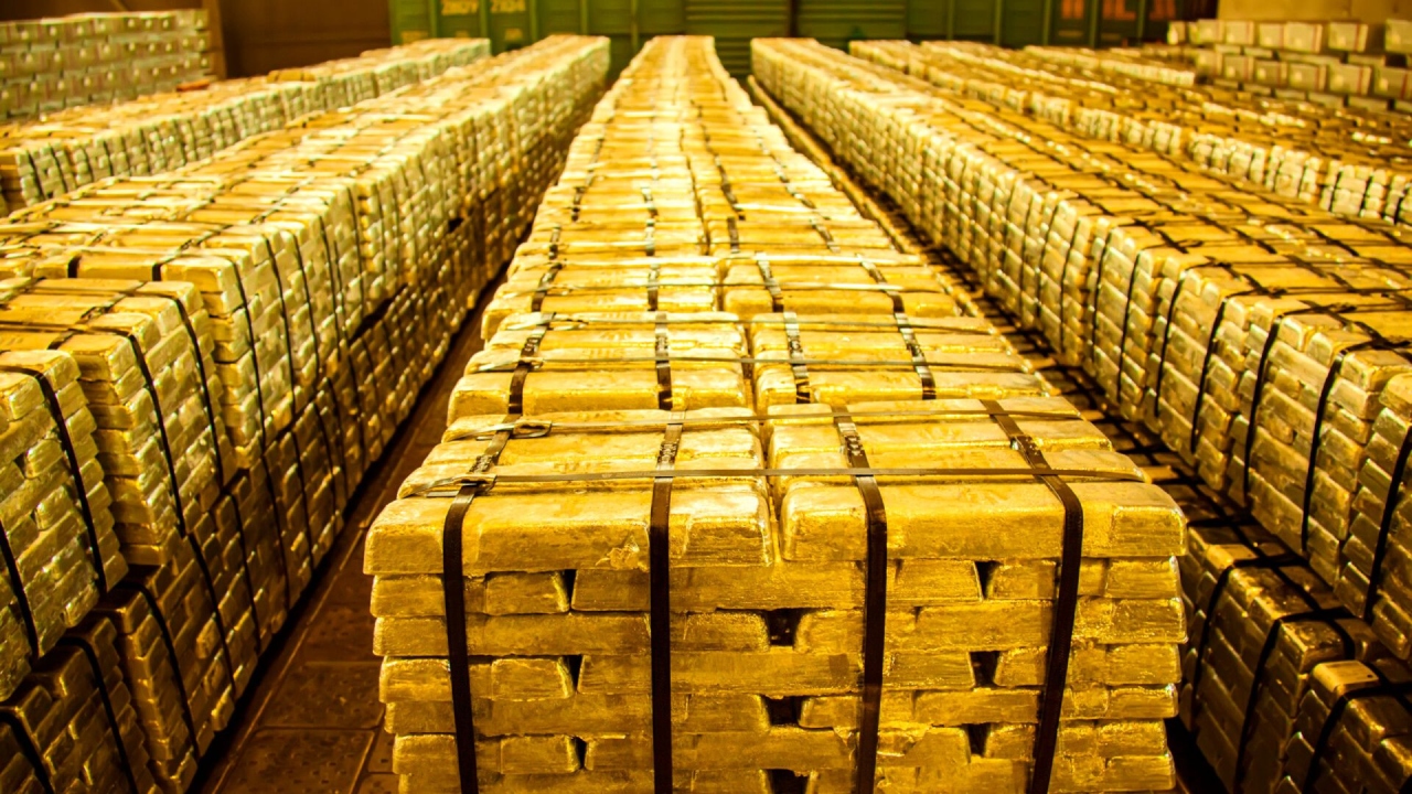 România riscă să ajungă să vândă din rezerva de aur dacă intră în „junk”. Semnalul de alarmă tras de un economist