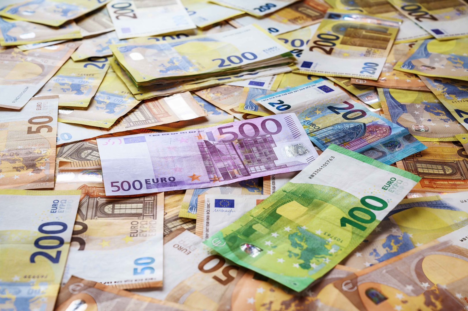 Bancnota euro care dispare definitiv. Ce se întâmplă cu românii care au acasă așa ceva