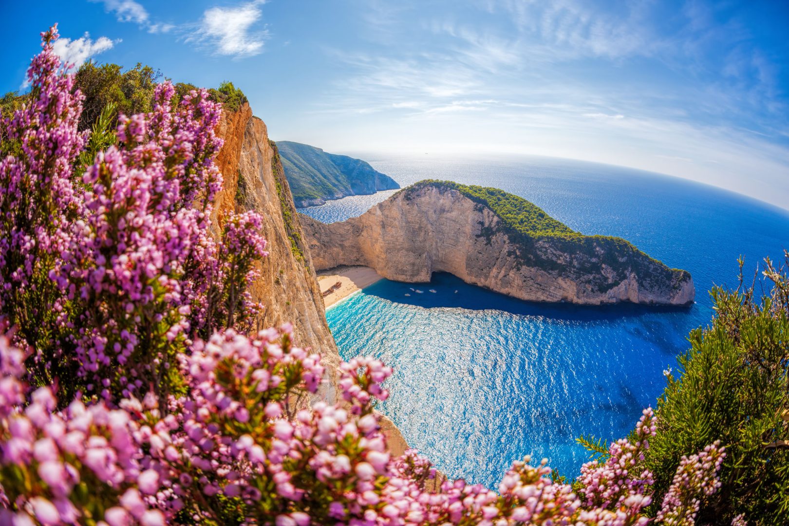 Ce destinații de vacanță au ales românii în 2026. Care sunt cei mai căutați bani în perioada aceasta la casele de schimb