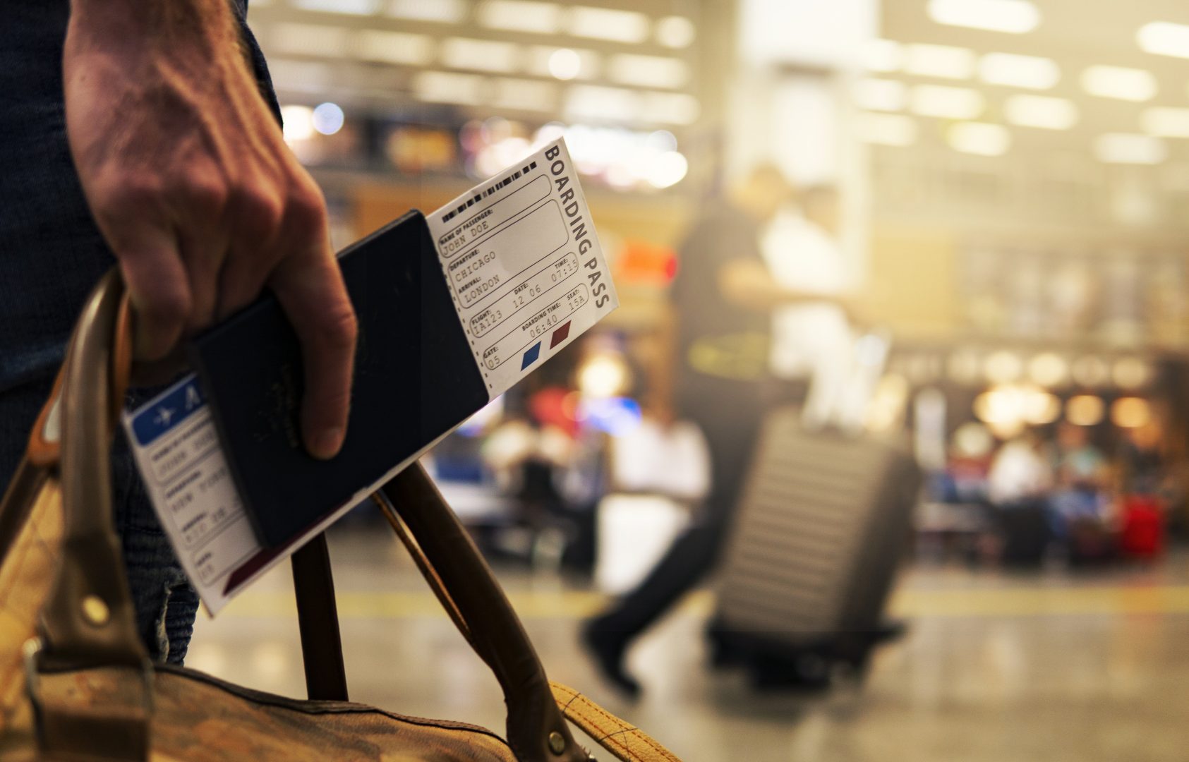 Aglomerație pe aeroporturi din cauza noului sistem digital de control al Uniunii Europene. Timpul de trecere prin controlul paşapoartelor s-a triplat