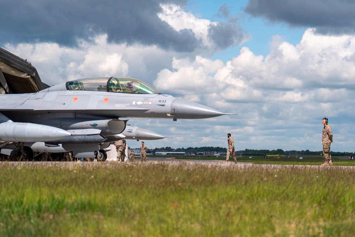 NATO intervine după ce România a doborât 3 drone în 48 de ore. „F-16 opera sub controlul Alianței. Suntem pregătiți să răspundem 24/7”