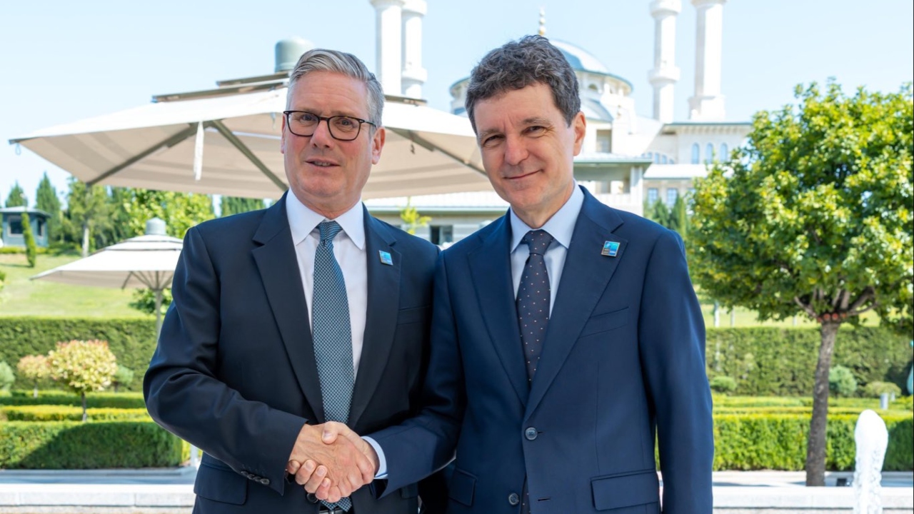 Nicușor Dan s-a întâlnit cu premierul britanic Keir Starmer la summitul NATO de la Ankara: „România și Regatul Unit se bucură de relații bilaterale excelente”