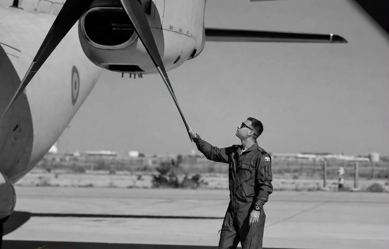 Locotenent-comandorul Mihai Vîrdol, pilot militar al Bazei 90 Transport Aerian, a murit. A salvat victime de la Colectiv și pacienții în stare gravă în timpul pandemiei COVID