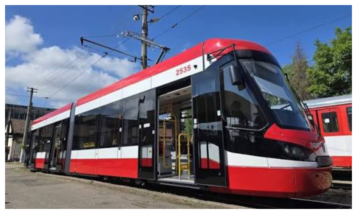 În ce oraș din România călătoria cu tramvaiul și autobuzul va costa doar un leu. Noul tarif intră în vigoare de la 1 august