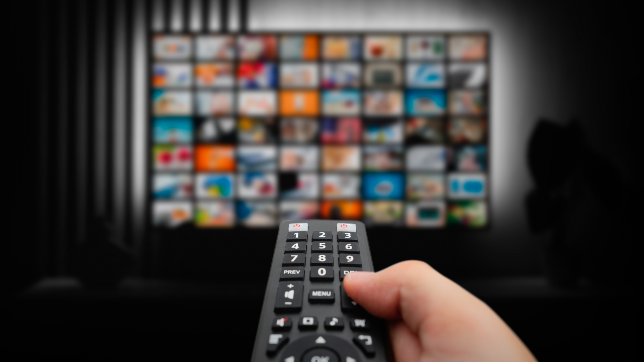 Lovitură uriașă pe piața media! O televiziune din România și-a închis toate emisiunile. Patronul a făcut anunțul trist