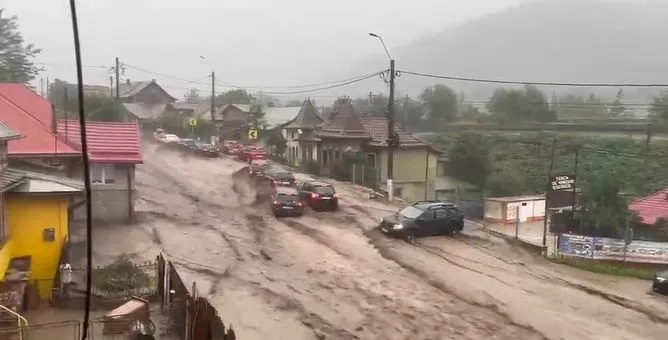 Cod ROȘU de inundații pentru râurile din Prahova și Dâmbovița. A fost emis mesaj Ro-Alert