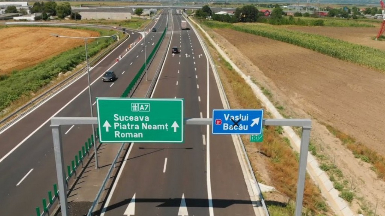 Un oficial din Ministerul Transporturilor, încântat de Autostrada Moldovei: „2 ore și 11 minute”. Încă 46 de kilometri de pe A7 urmează să fie deschiși ciruclației între Adjud și Bacău